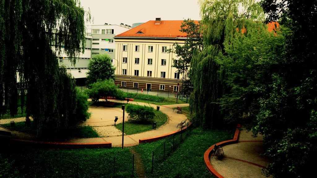 Dizzy Daisy Hostel Wrocław Exterior foto
