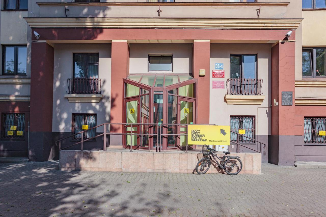 Dizzy Daisy Hostel Wrocław Exterior foto